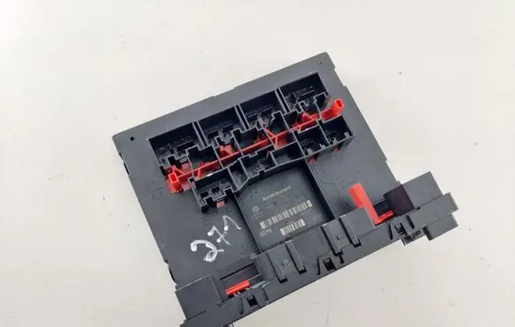 Volkswagen PASSAT B6 Comfort/convenience module 3C0937049D