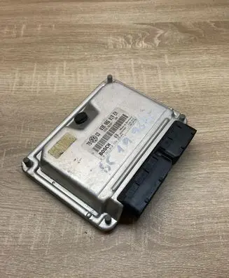 Volkswagen PASSAT B5 Engine control unit/module ECU 038906019EH 0281010558