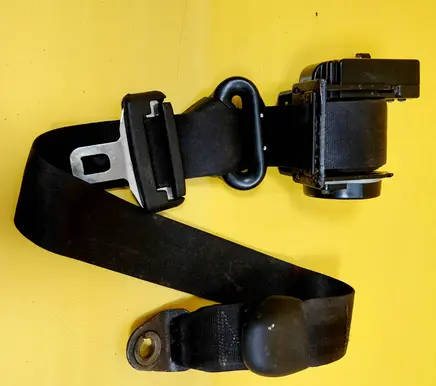 Chrysler Voyager Rear seatbelt 4680195