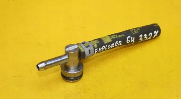 Ford Explorer Engine coolant pipe/hose