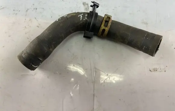 Volvo V40 Engine coolant pipe/hose