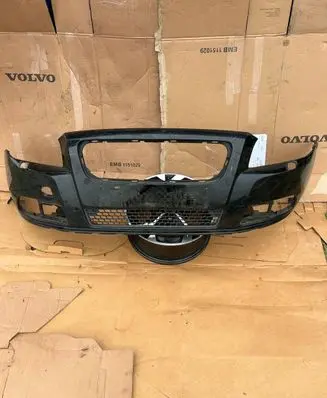 Volvo V70 Front bumper 30678623