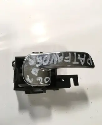 Nissan Pathfinder R51 Front door interior handle 8318D