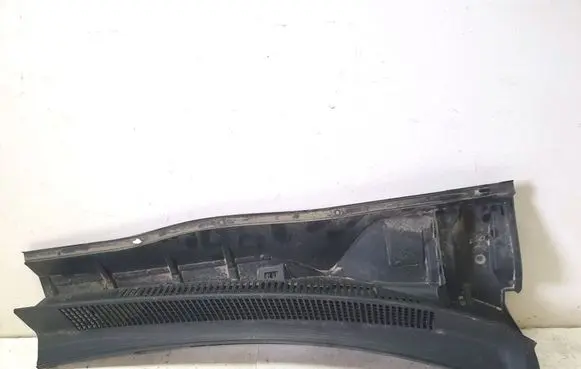 Toyota Avensis T270 Wiper trim 5578105120