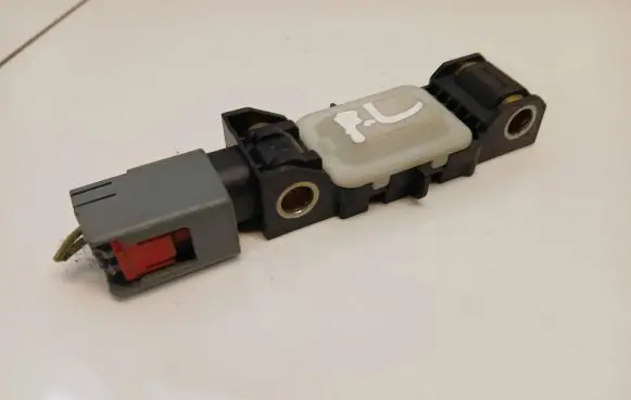 Jeep Grand Cherokee (WK) Airbag deployment crash/impact sensor 04671779AC 4882303060 040806