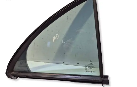 Mercedes-Benz E W211 Rear vent window glass 43R000262