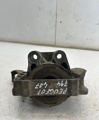 Peugeot 407 Engine mount bracket