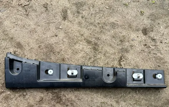 Renault Zoe Sill supporting ledge 764A81357R
