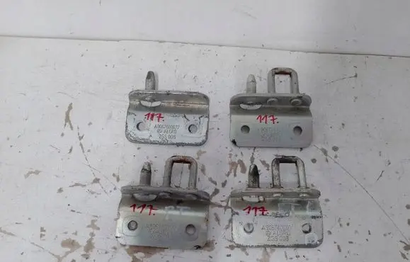 Mercedes-Benz Sprinter W901 W902 W903 W904 Tailgate/trunk/boot hinge A9067600077