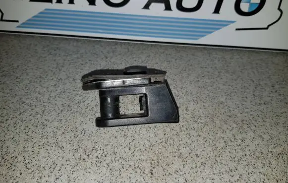 BMW 5 E39 Front door lock loop/hook striker 8176350