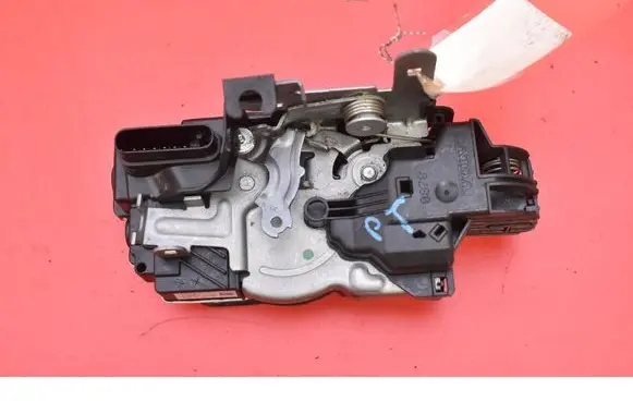 Volvo V40 Rear door lock 31440396