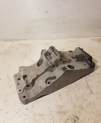 BMW 1 F20 F21 Generator/alternator bracket 7619250 18095810 LNAC46000