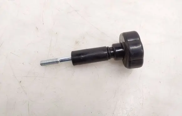 Volkswagen Amarok Spare wheel bolt 7M0012119
