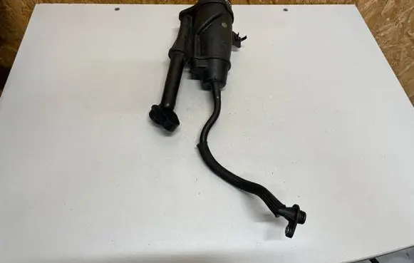 Opel Insignia A Oil breather separator 55575980