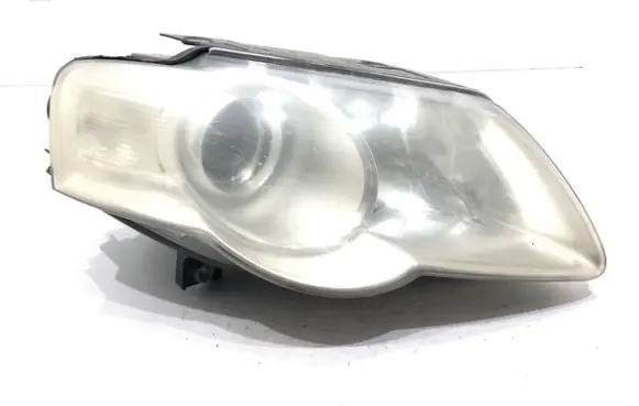 Volkswagen PASSAT B6 Headlight/headlamp