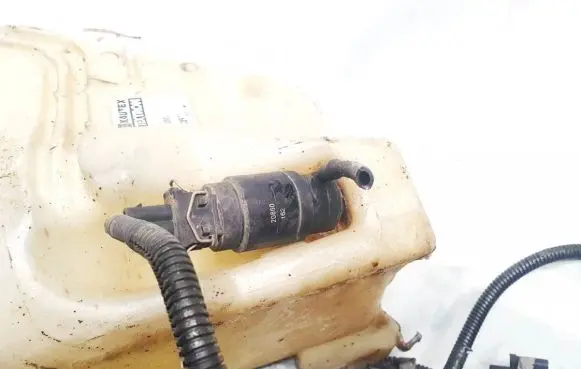 Nissan Primera Windscreen/windshield washer pump 20880