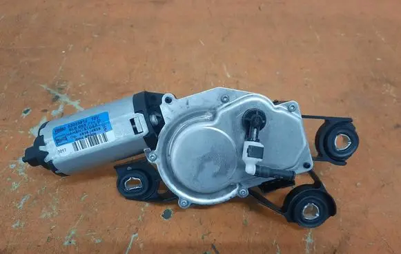 Seat Ibiza III (6L) Rear window wiper motor 53033912