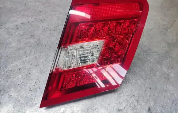 Mercedes-Benz E W212 Tailgate rear/tail lights A2129060258