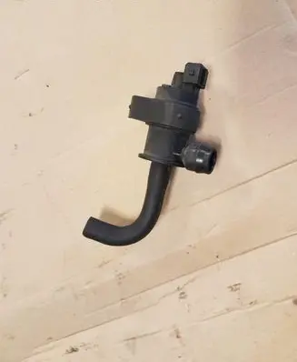 Ford Mondeo MK IV Vacuum valve 
