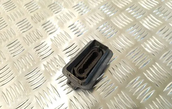 Citroen DS7 Crossback Radiator support slam panel bracket 9673630480