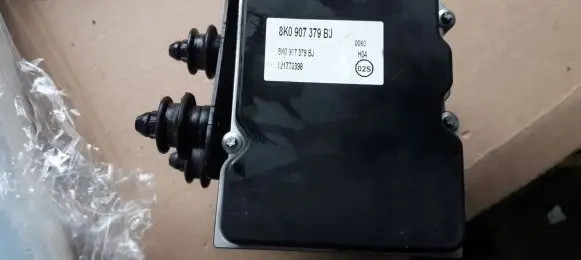 Audi A4 S4 B8 8K ABS Pump 8K0907379BJ