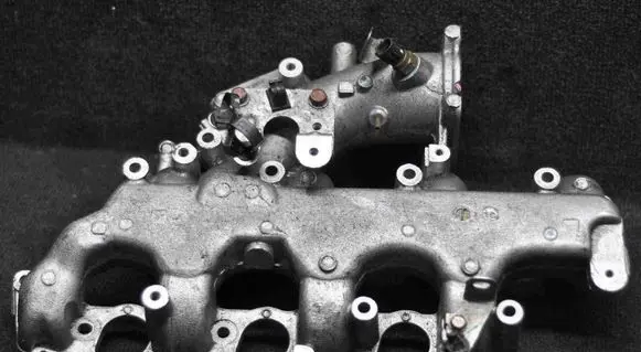 Mitsubishi L200 Intake manifold