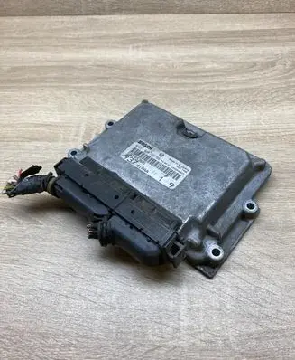 Alfa Romeo 147 Engine control unit/module ECU 55185365 0281010332