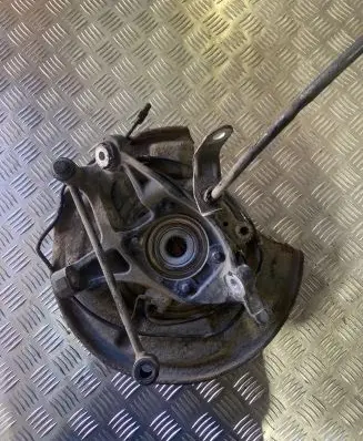Rear wheel hub