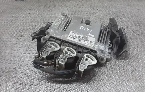 Ford Focus Engine control unit/module 6M5112A650NC 0281011701