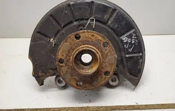 Volkswagen PASSAT B6 Front wheel hub spindle knuckle 3C0407253G