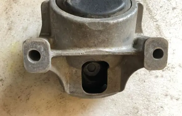 Audi Q5 SQ5 Engine mount bracket 8R0199381