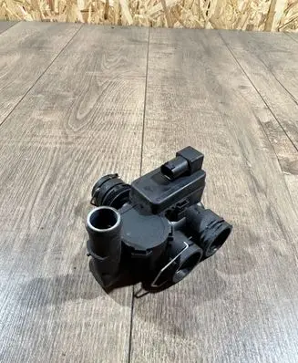 Mercedes-Benz CLS C219 Coolant heater control valve 