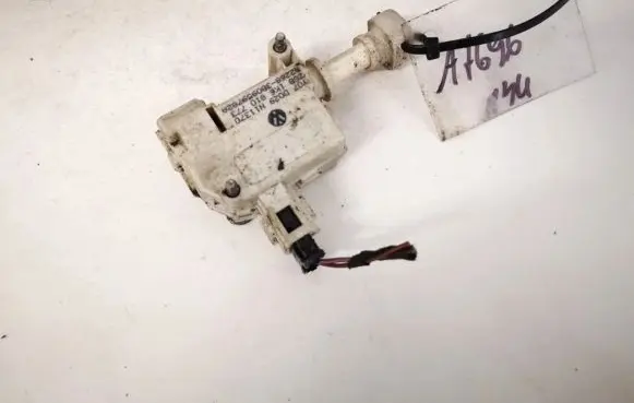 Volkswagen Golf V Central locking motor 3b0959782a 1k6810773