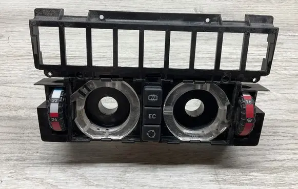 Mercedes-Benz E W124 Climate control unit 1248303885 9140010183