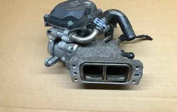 Seat Leon (5F) Throttle valve 04L128059K A2C84315500 04L128063P