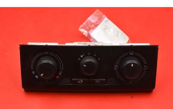 Skoda Fabia Mk2 (5J) Climate control unit 5J0820045