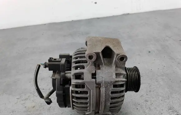Skoda Octavia Mk2 (1Z) Generator/alternator 06B903016AB