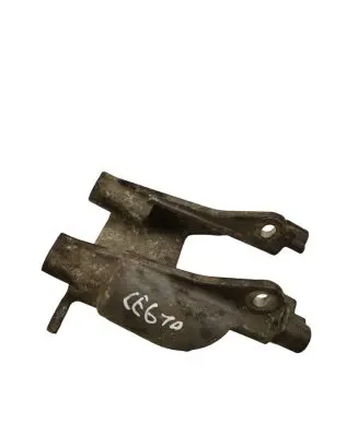 Subaru Legacy Engine mounting bracket