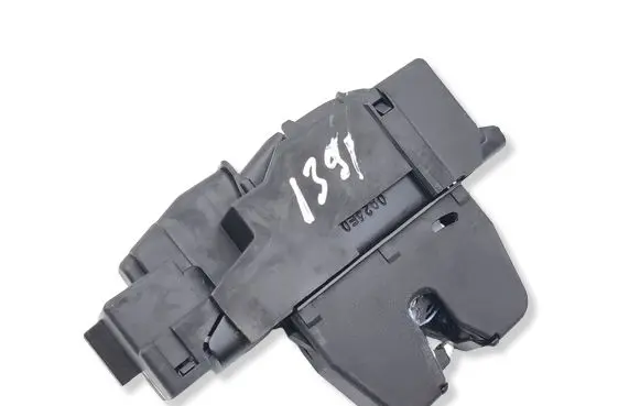 Opel Grandland X Loading door lock 9816195380