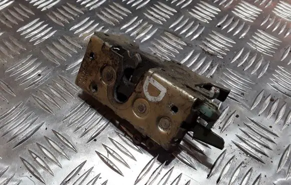Volkswagen II LT Front door lock 9017200435