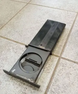 BMW 5 E60 E61 Cup holder 7047145