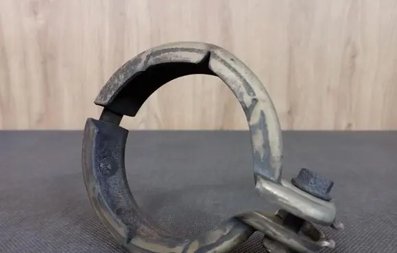 Mercedes-Benz E C207 W207 Muffler pipe connector clamp 0009958902 A0009958902