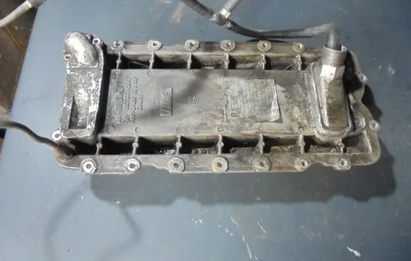 Engine oil radiator