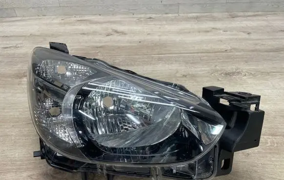 Mazda 3 II Headlight/headlamp DB5J51030