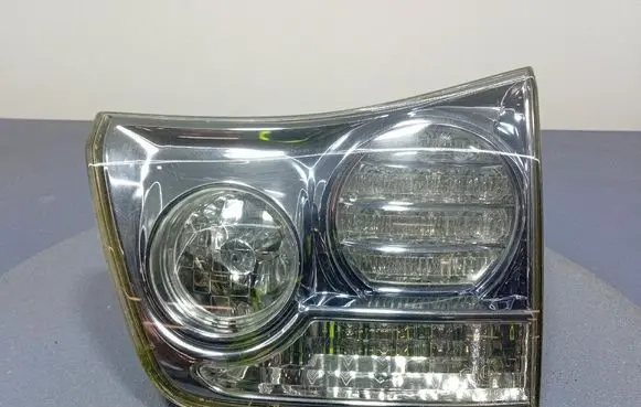 Cadillac SRX Rear/tail lights KOITO4865