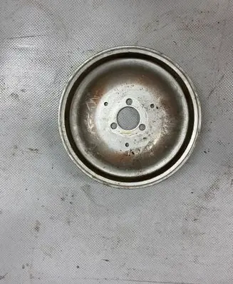 Audi Q7 4L Water pump pulley 06E121031E