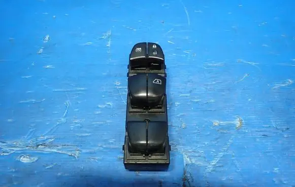 Nissan Juke I F15 Electric window control switch 254011KK5E