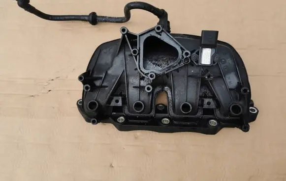 Volkswagen PASSAT B6 Intake manifold 03C129041A