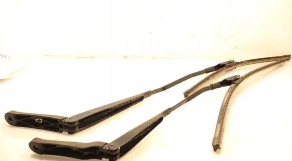 Audi Q5 SQ5 Front wiper blade arm