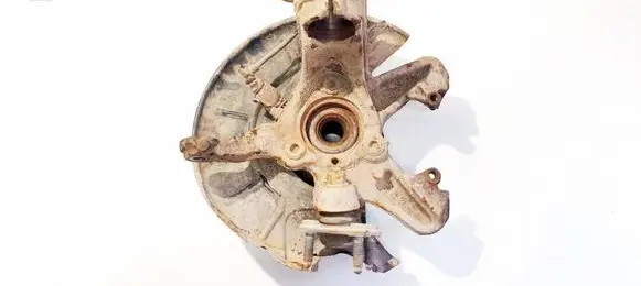 Volkswagen Golf V Front wheel hub